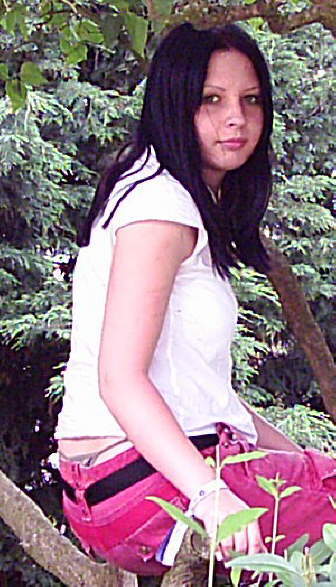 Nicki im Baum1